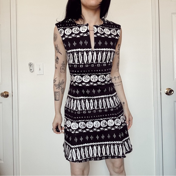 Veronica Beard Dresses & Skirts - Veronica Beard Aztec Print Dress Size Two